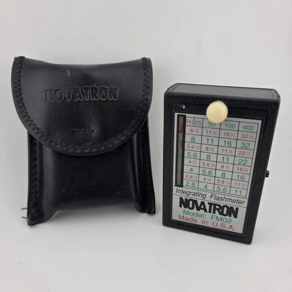 Novatron FM02 Integrating Flashmeter with Case Pre-Owned Untested‎